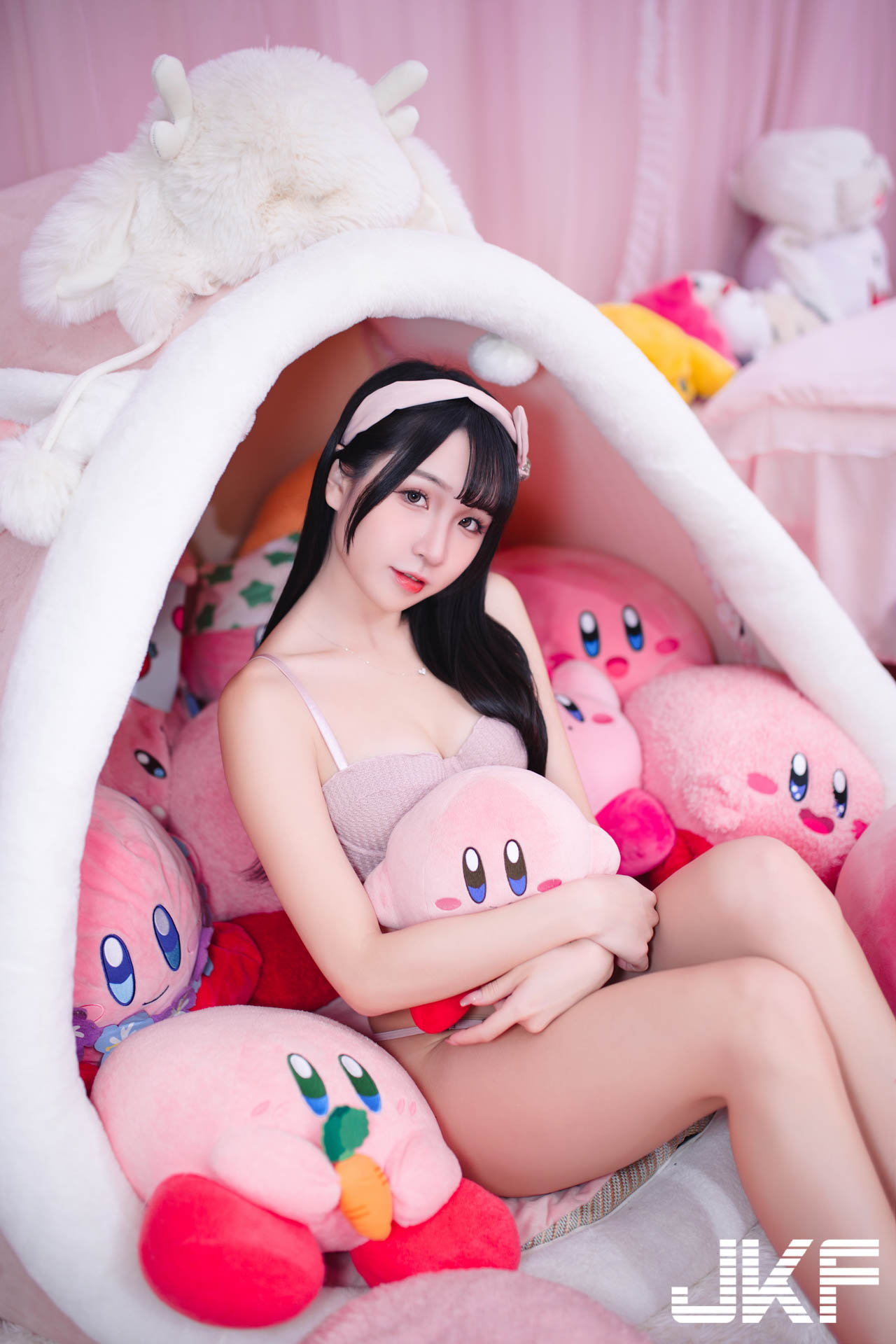 甜美反差萌！賽車辣妹「UU」變粉嫩美少女！性感爆乳內衣秀「雪乳蜜桃」