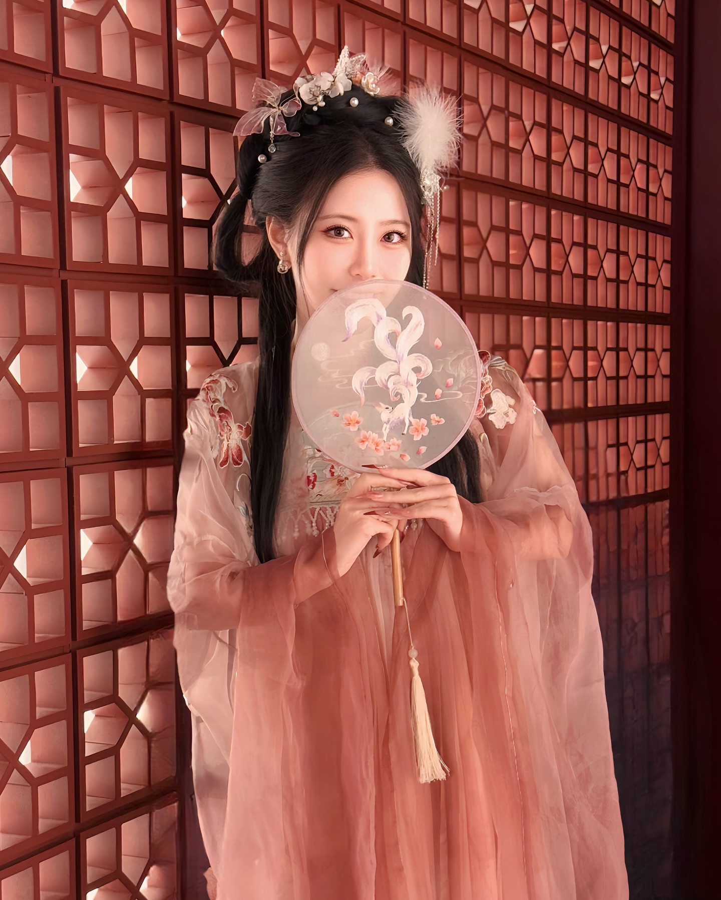 性感小野馬《玟妡 WenHsin》化身古風美人　反差氣質讓人戀愛