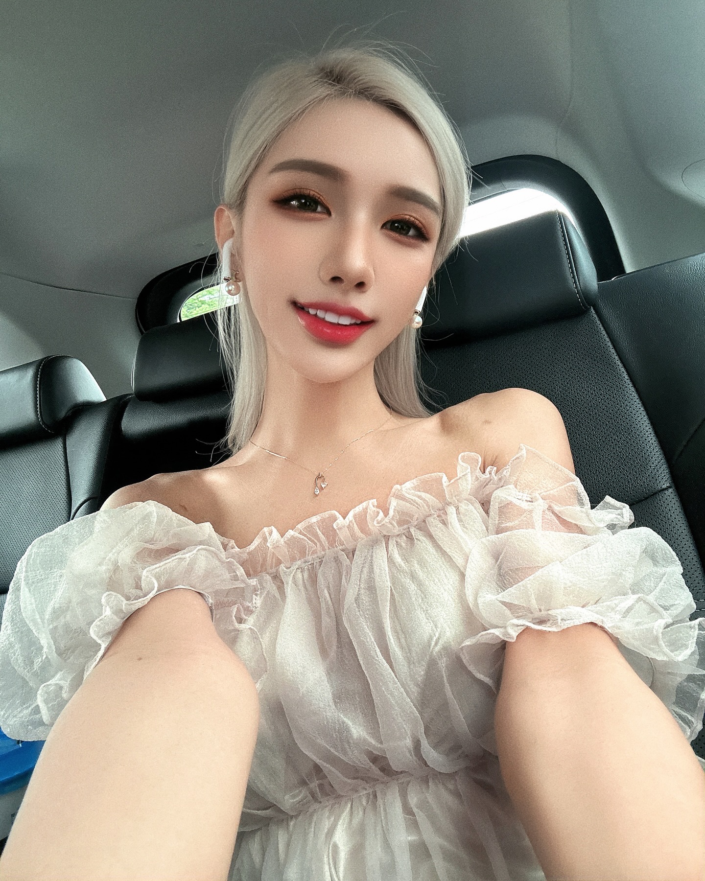 beauty19931225_1748603263_3643870736949125729_254341425.jpg