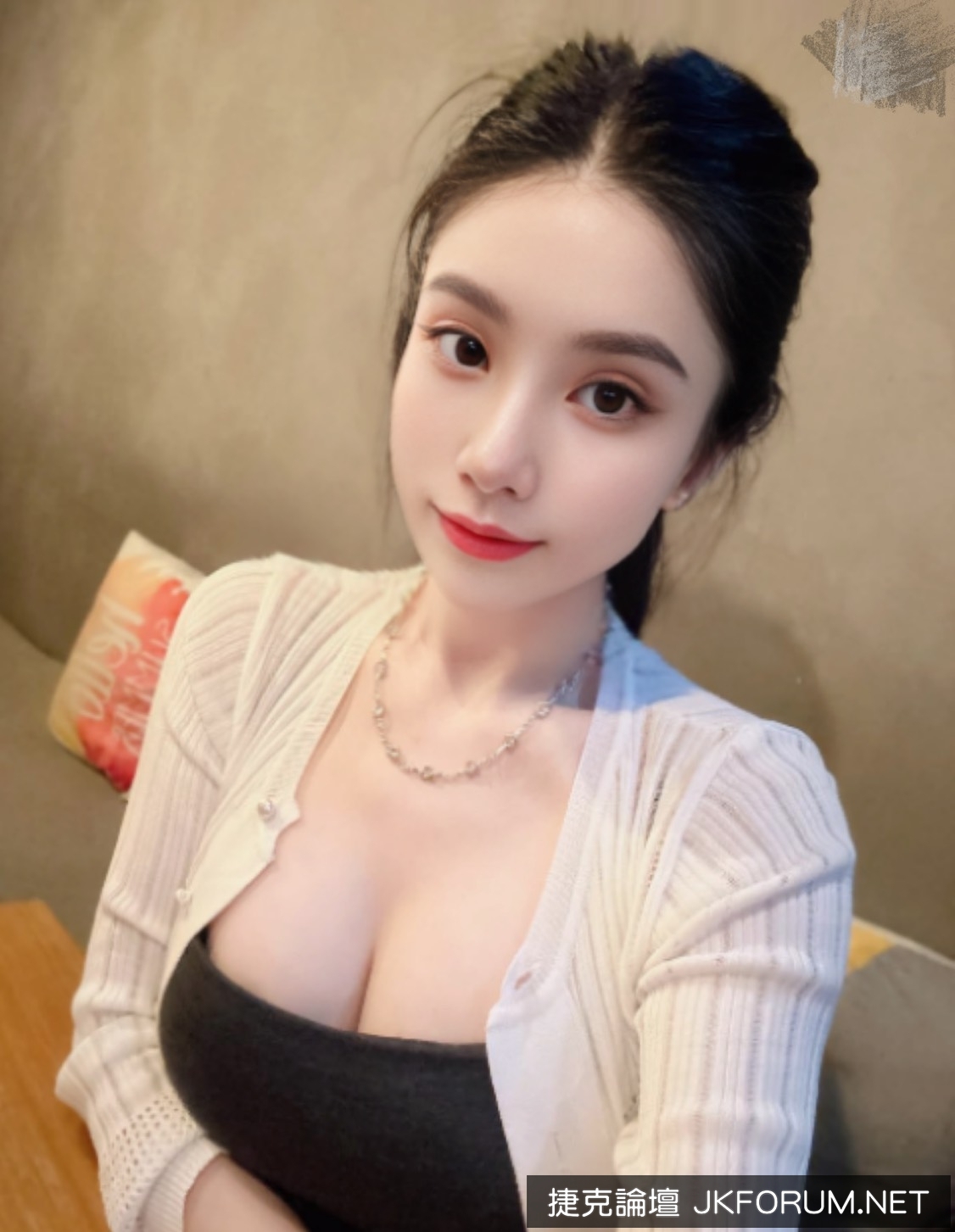 1447486ukivsekbs2debek.jpg