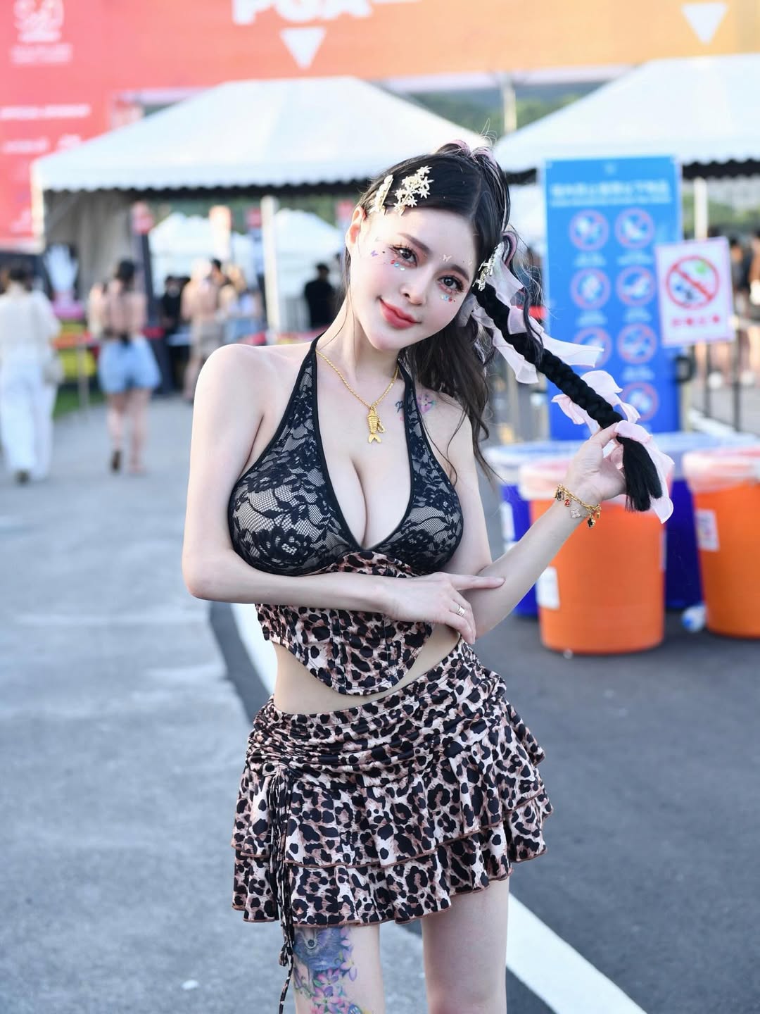 性感小花豹「姬冰嫣」出席 S2O，「暴力巨乳」辣翻全場！