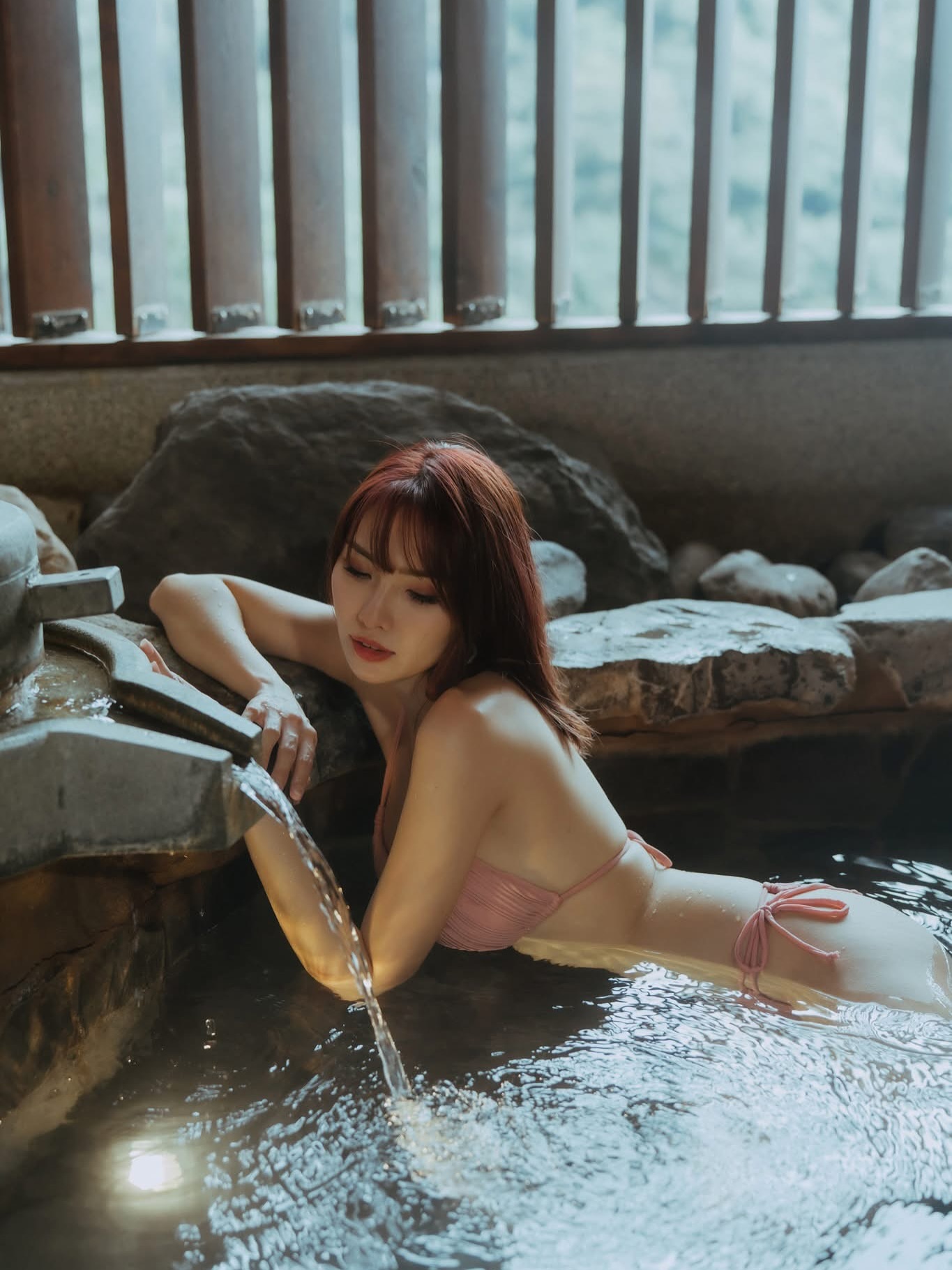 短髮女神「深田沐沐」烏來泡湯大秀「巨乳翹臀」，在TRE還能近距離猛拍！