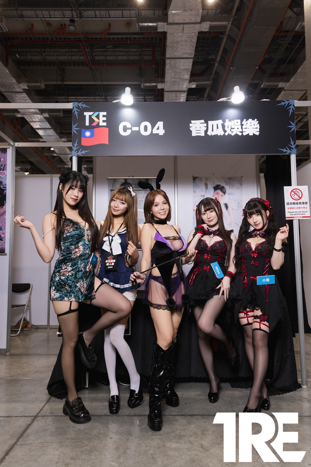 H奶辣妹「香菱mandi」超火辣深溝挑逗，轉過身還有「誘惑翹臀」！