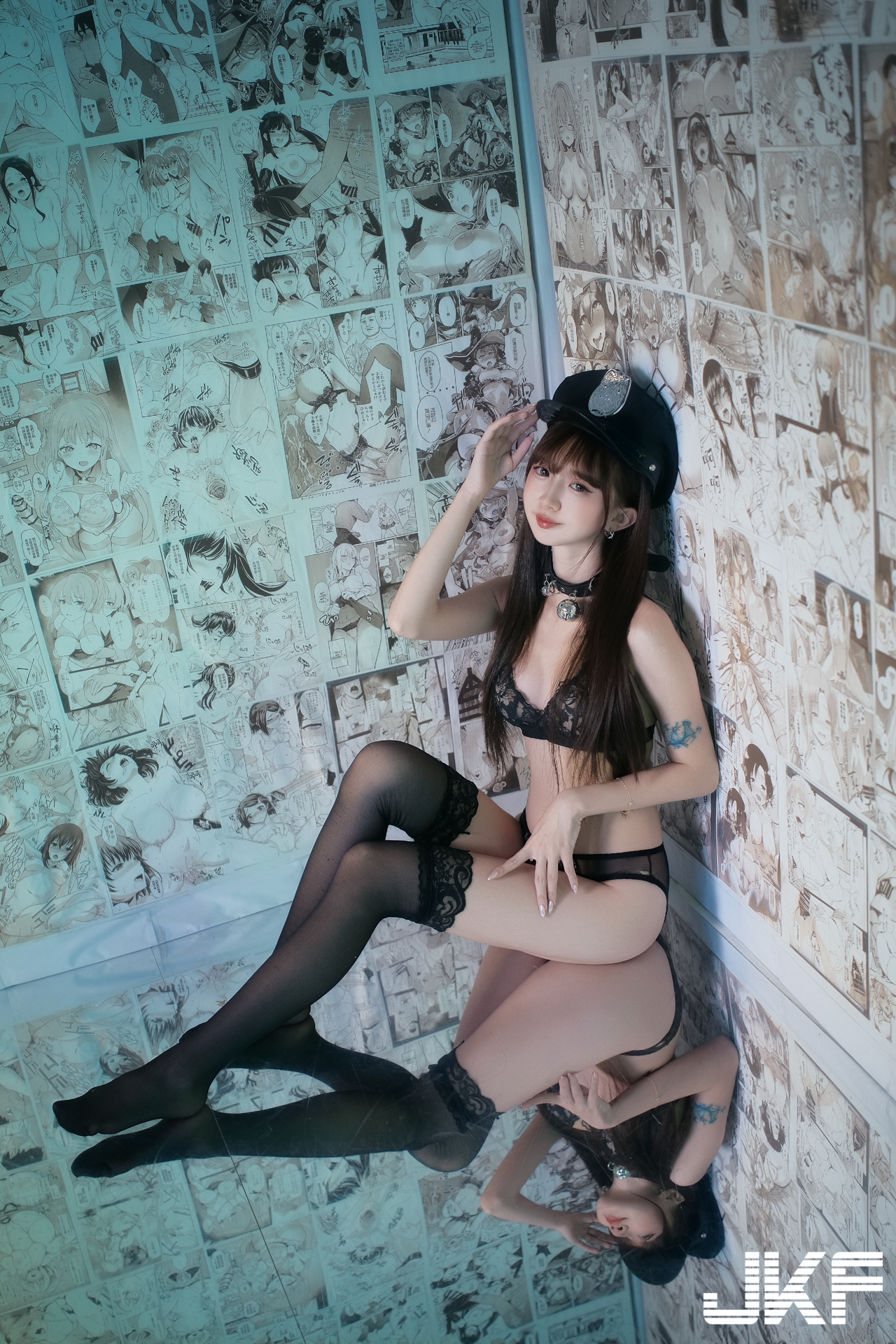甜美眼鏡孃「孟孟𝑚𝑒𝑛𝑔」造型百變美乳不變！「火辣曲線」大膽挑逗