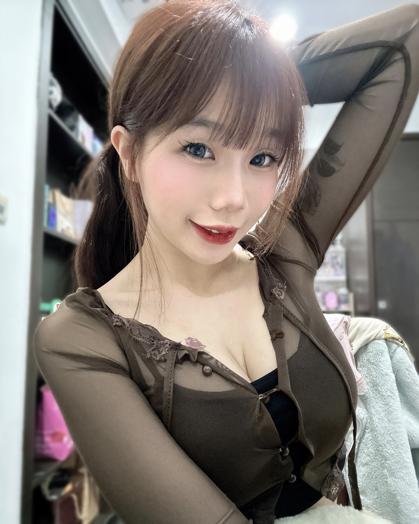JVID創作者競賽「月宵兔影微醺夜」兔耳模特辣穿性感情趣內衣　清純帶微騷過節氛圍拉滿
