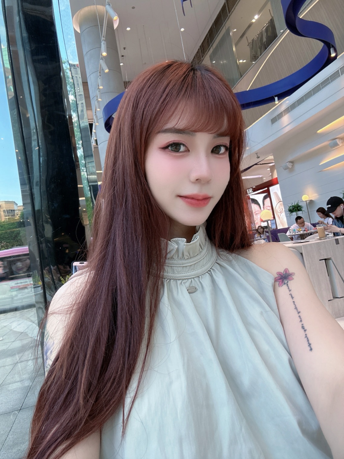 卡洛琳清秀誘惑