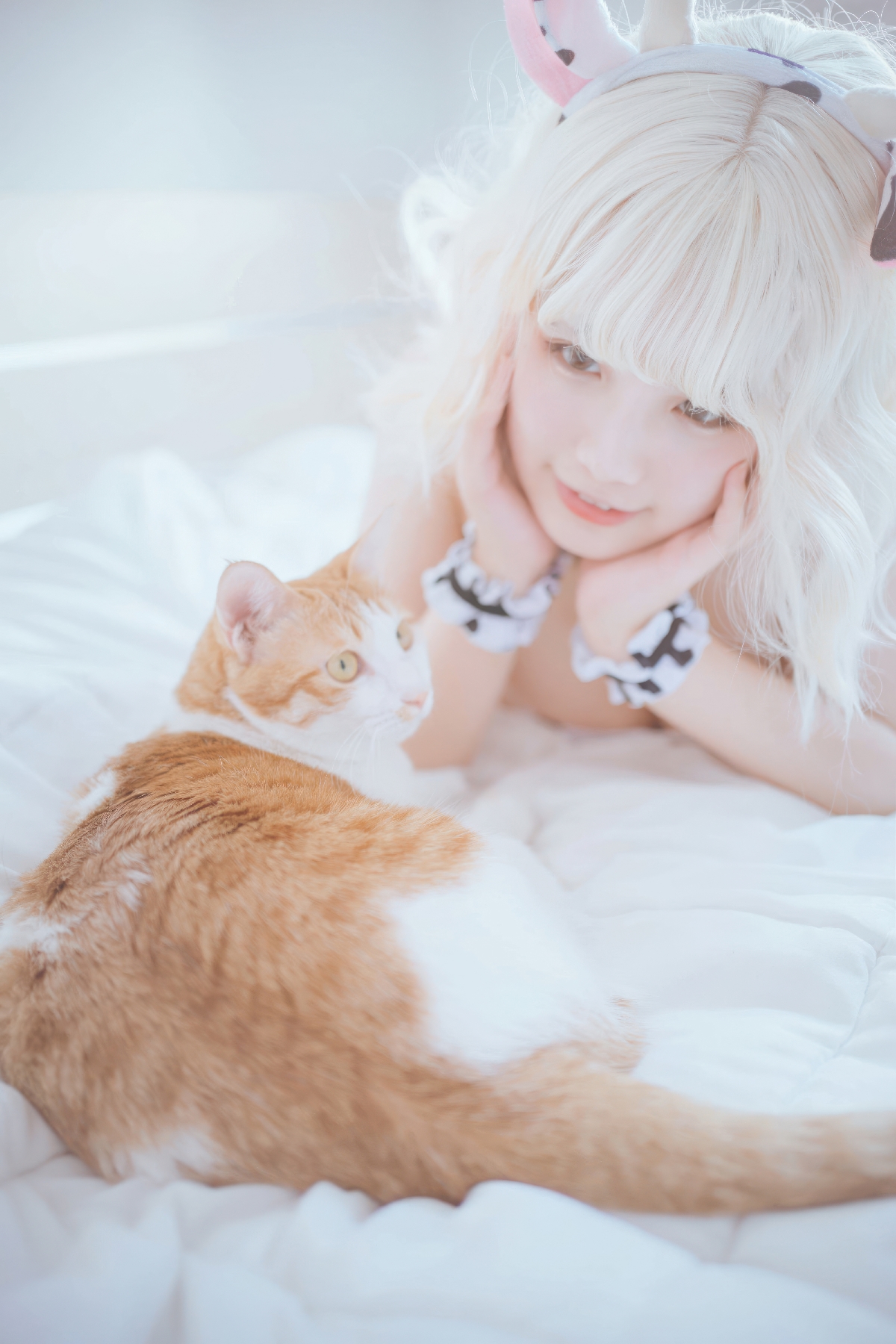 Cosplayer-Ah-Ban-is-very-happy-today-cow-bikini-MissKON.com-019.jpeg