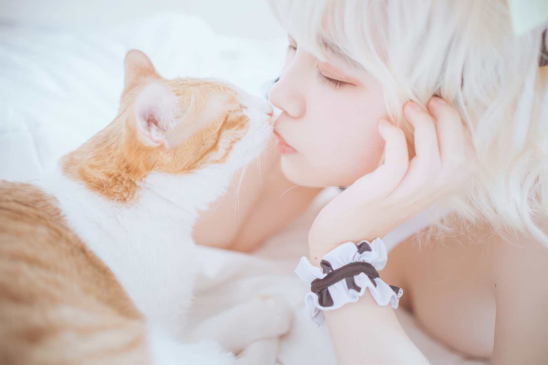 Cosplayer-Ah-Ban-is-very-happy-today-cow-bikini-MissKON.com-020.jpeg