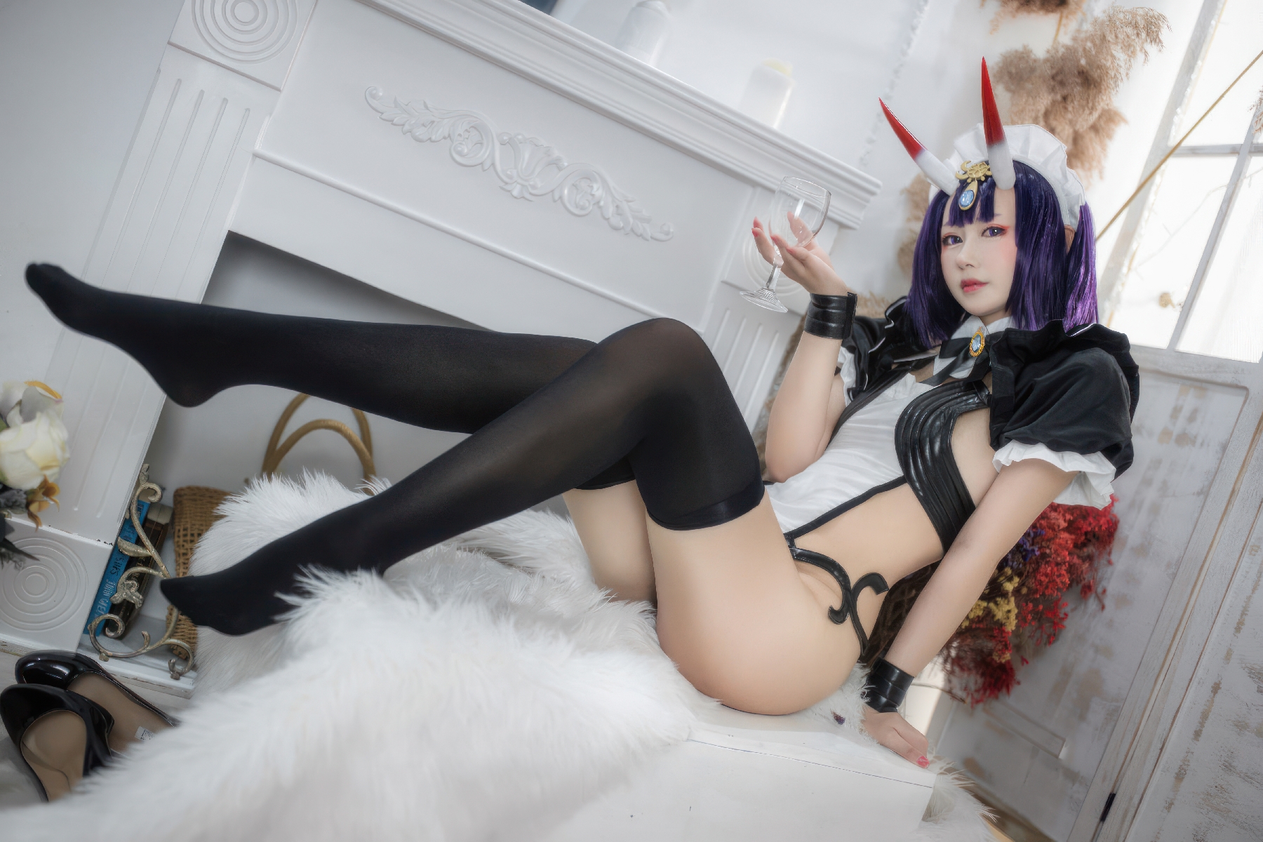 Cosplayer-Mimi-Hanyu-FGO-Drinking-girl-maid-MissKON.com-003.jpeg