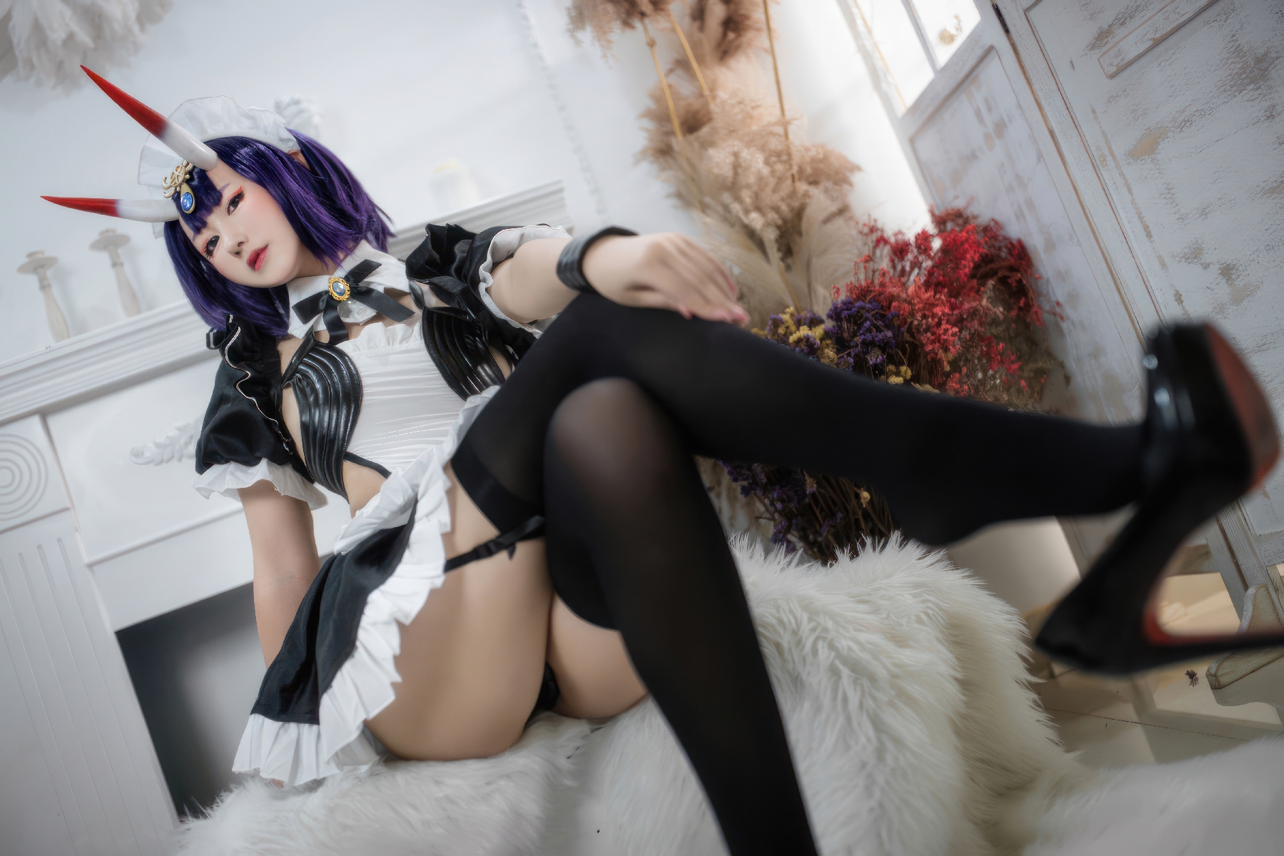 Cosplayer-Mimi-Hanyu-FGO-Drinking-girl-maid-MissKON.com-004.jpeg