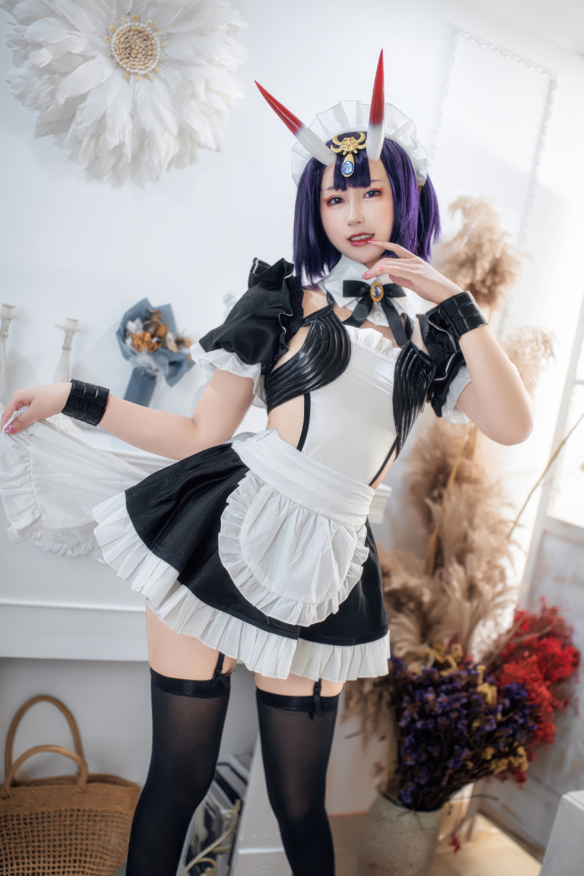 Cosplayer-Mimi-Hanyu-FGO-Drinking-girl-maid-MissKON.com-014.jpeg