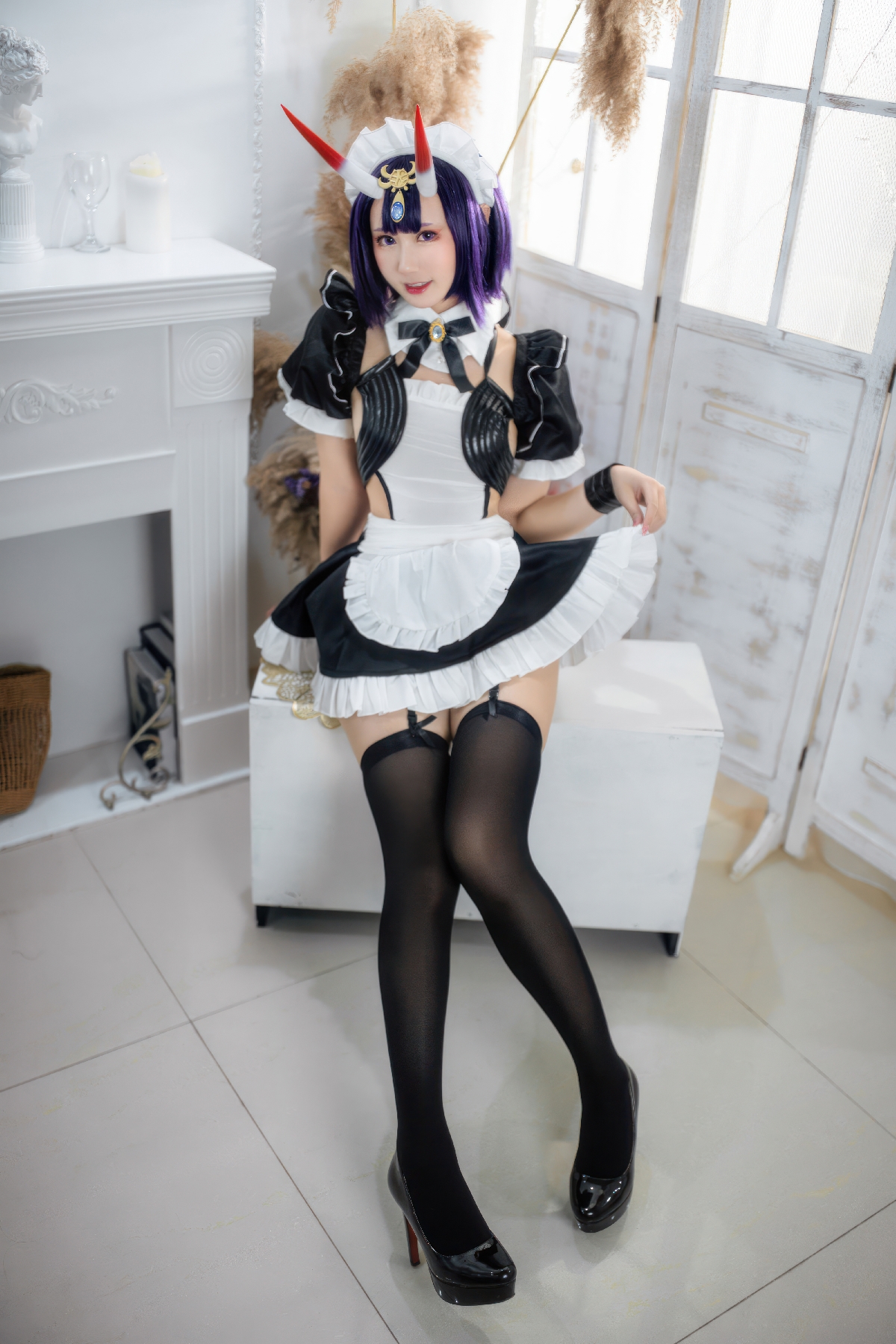 Cosplayer-Mimi-Hanyu-FGO-Drinking-girl-maid-MissKON.com-020.jpeg