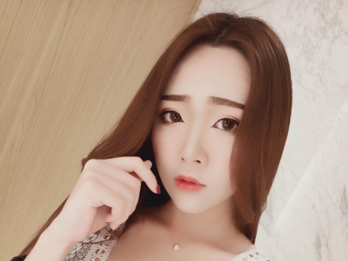 性感網拍老闆娘－唐芮