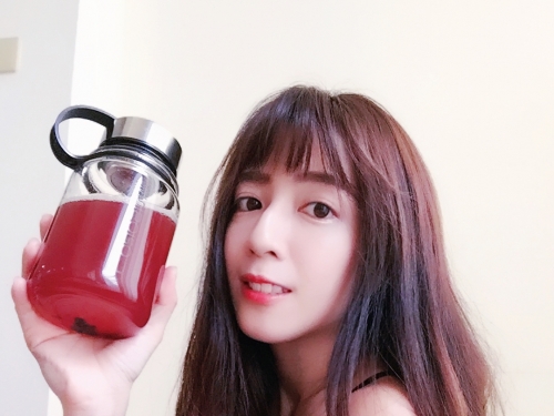 好反差！「華航地勤」神高顏值超甜美！制服下身材卻讓人血流不止…