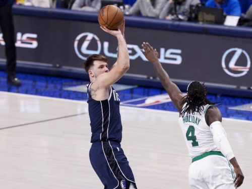 NBA》東契奇33分大三元白忙一場 綠衫軍塔圖姆轟39分率隊取勝