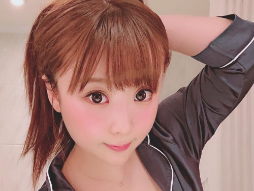 童顏巨乳代表星野めい是「微軟女孩」　肉感色氣讓人招架不住
