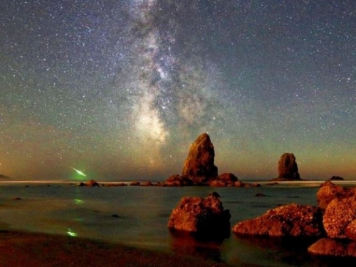 美國多州出現「神秘綠色火球」　流星還是幽浮？
