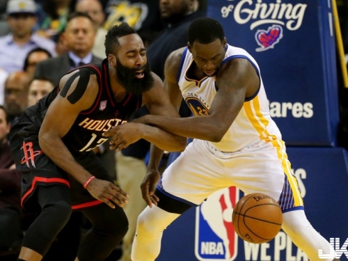 [影片]勇士格鬥系前鋒出拳！受害人哈登慘到「用鬍子買犯」