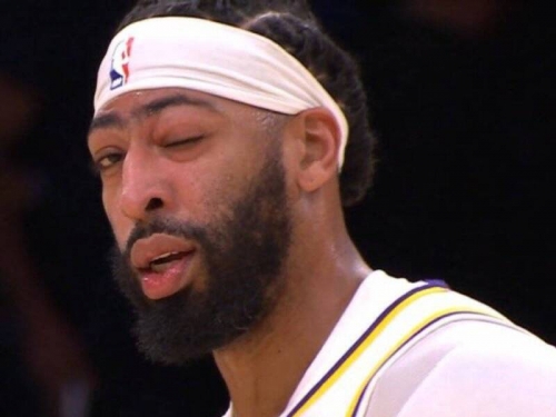 NBA》湖人不妙！眼睛被勇士打傷的AD出賽存疑 美媒透露傷況