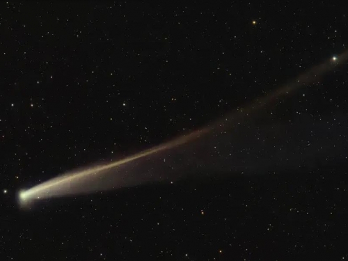 彗星近距離接觸太陽後罕見放金光 堪稱奇跡