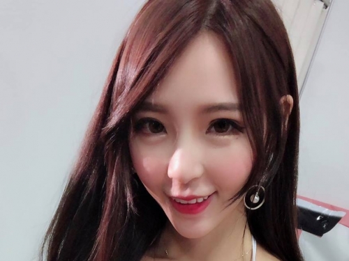 健身女神「寧寧 Ning」逆天長腿太性感　鄰家女孩甜美笑容好戀愛！