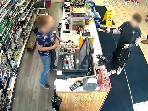 12歲男童搶劫加油站 店員愣：認真嗎？ 他秒開槍警告