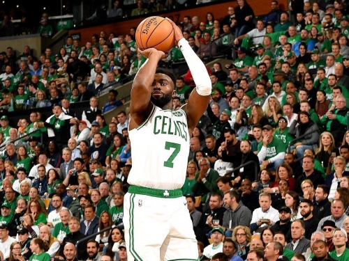 NBA開幕戰來了！盤點今日球星腳上最帥五雙鞋 無論場上還場下都走在潮流尖端！