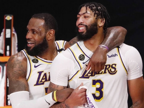 NBA》與東契奇組成史上首對超級雙人組 詹皇駁斥與AD不合傳聞