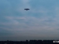 紐約驚見「鋸齒狀飛行物」？　怪聲定格3分嚇飛鳥