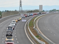 塞車3.2公里拿世界紀錄　86歲老爺車也出動