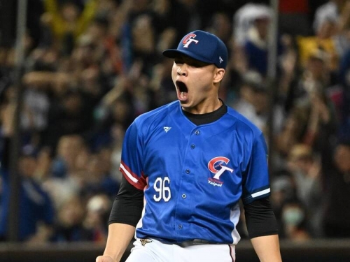 經典賽》孫易磊霸氣飆火球解危！ 日本球迷讚嘆：竟然還只是育成選手
