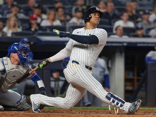 MLB》洋基索托超痛自打球後開轟 奇澤姆延長賽敲再見安退皇家
