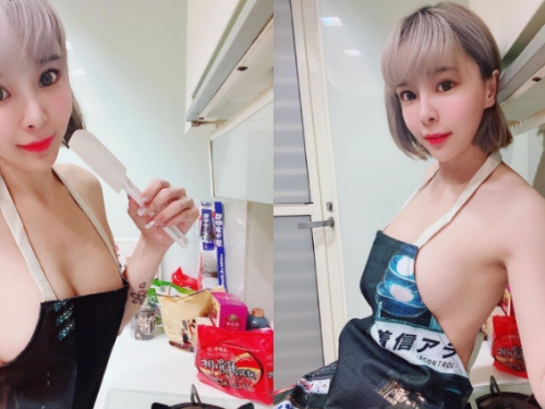 性感小廚娘「Arashi 紀曉嵐」裸體圍裙露側乳　白嫩奶球入菜好香濃