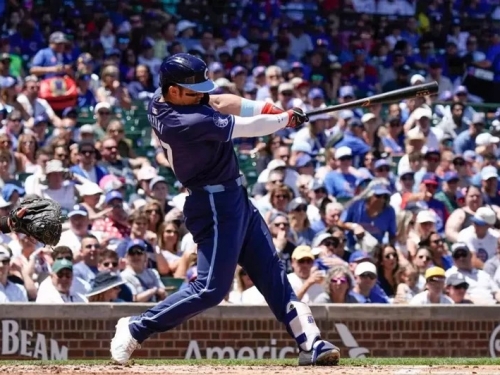 MLB》鈴木誠也10戰4轟 小熊王牌史提爾完投終於奪本季首勝