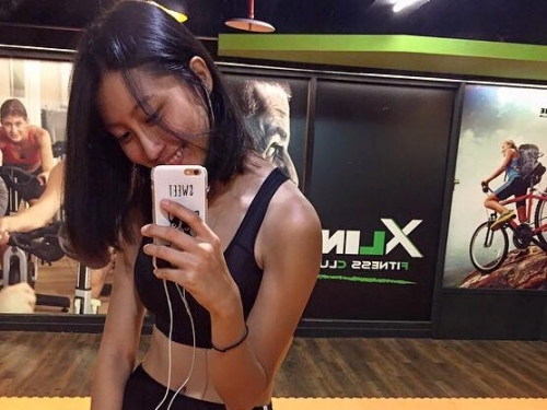 「北捷短髮妹」就是狂！美臀長腿「爆汗」運動超誘人～這腹肌根本打趴一堆人…