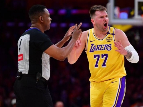 NBA》悶！轉隊後首次碰上勇士 東契奇三分球6投0中拿19分