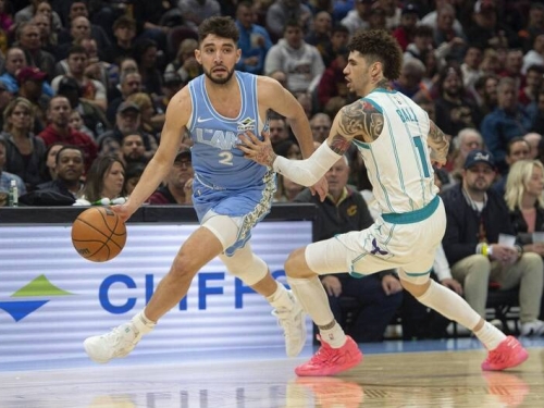 NBA》米契爾輪休沒差！騎士擒蜂開季15勝0敗 聯盟史上第4隊