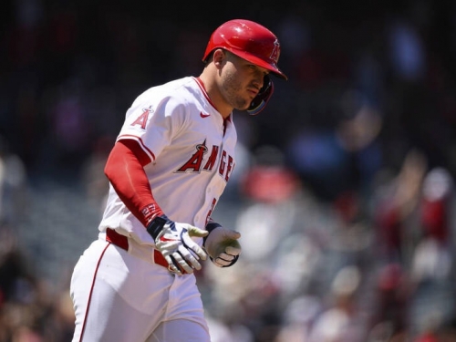 MLB》逼近偉業！天使「神鱒」楚奧特怪力3分砲 生涯400轟紀錄M2