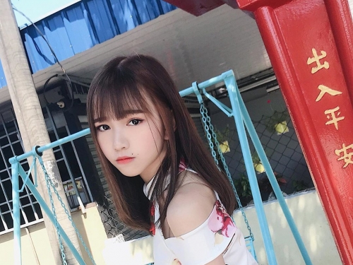 馬來西亞超萌「18歲學生妹」清新可愛　網友：為了她我可以等！