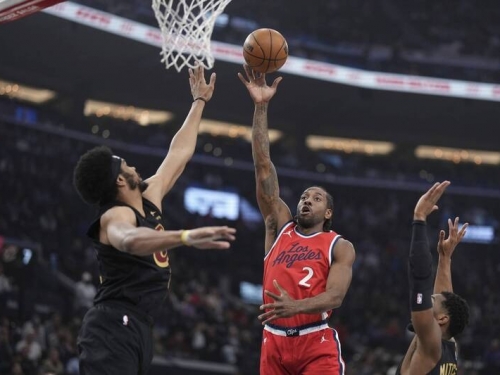 NBA》可愛發威！雷納德轟本季最佳33分 快艇力退龍頭騎士收4連勝