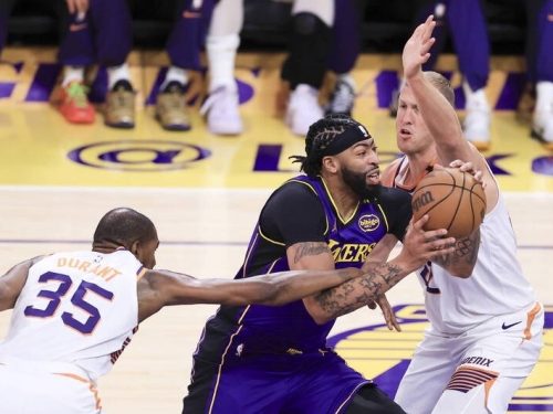 NBA》A.戴維斯轟35分 率湖人打敗太陽奪2連勝寫14年紀錄