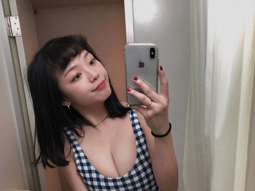 碩大便是美！性感巨乳妹「陳紅」泳衣擠爆超滿乳量，夏天就該這樣啊！