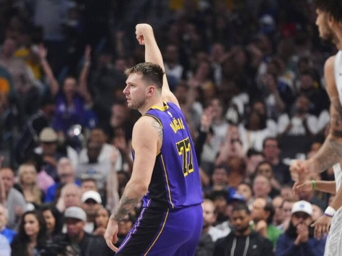 NBA》東契奇改變湖人補強態度！美媒爆紫金大軍盯上前勇士冠軍前鋒