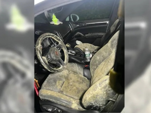「黴」雨季？保時捷待停車場半個月 車主一看崩潰：不想要了