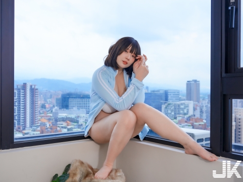 巨乳正妹「茹茹」雙球夾土司畫面好美味，滿滿奶香讓人食指大動