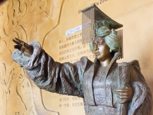 武則天為何將江山還給李家？千年後才懂她的高明布局