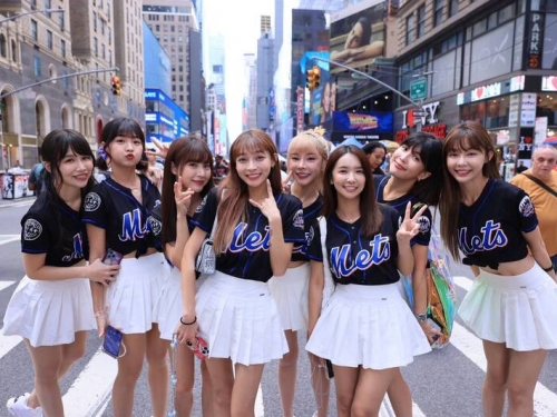 MLB》世界的樂天女孩 時代廣場宣傳台灣珍珠奶茶節