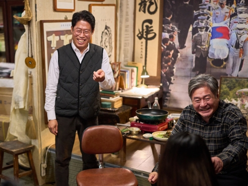 超越《哭聲》！《破墓》打破韓國驚喜電影首映日紀錄　單日 33 萬觀影人空降票房冠軍