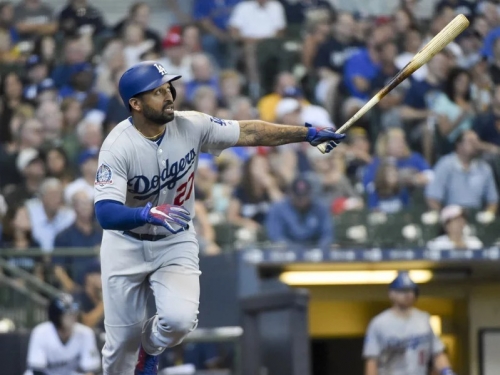 MLB》曾與郭泓志締造三連轟 名將坎普與道奇簽1日合約引退