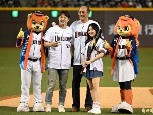中職》渡邊久信為「雙獅會」開球 踏上大巨蛋用中文直呼緊張